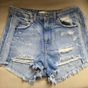 Zara two-tone distressed shorts with custom patch!